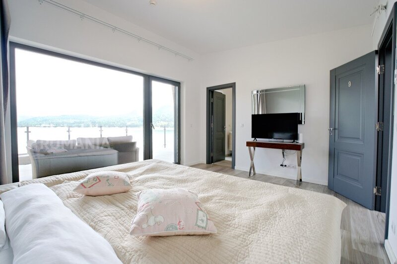 Colibita, Lake View Resort, 2 vile 837 mp, teren 3888 mp, acces lac 153 ml.